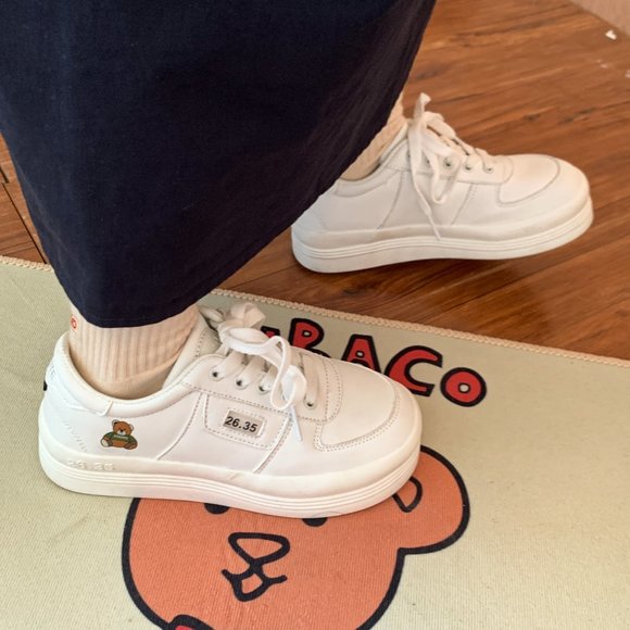 Popular small white shoes! - Picture 5 of 6